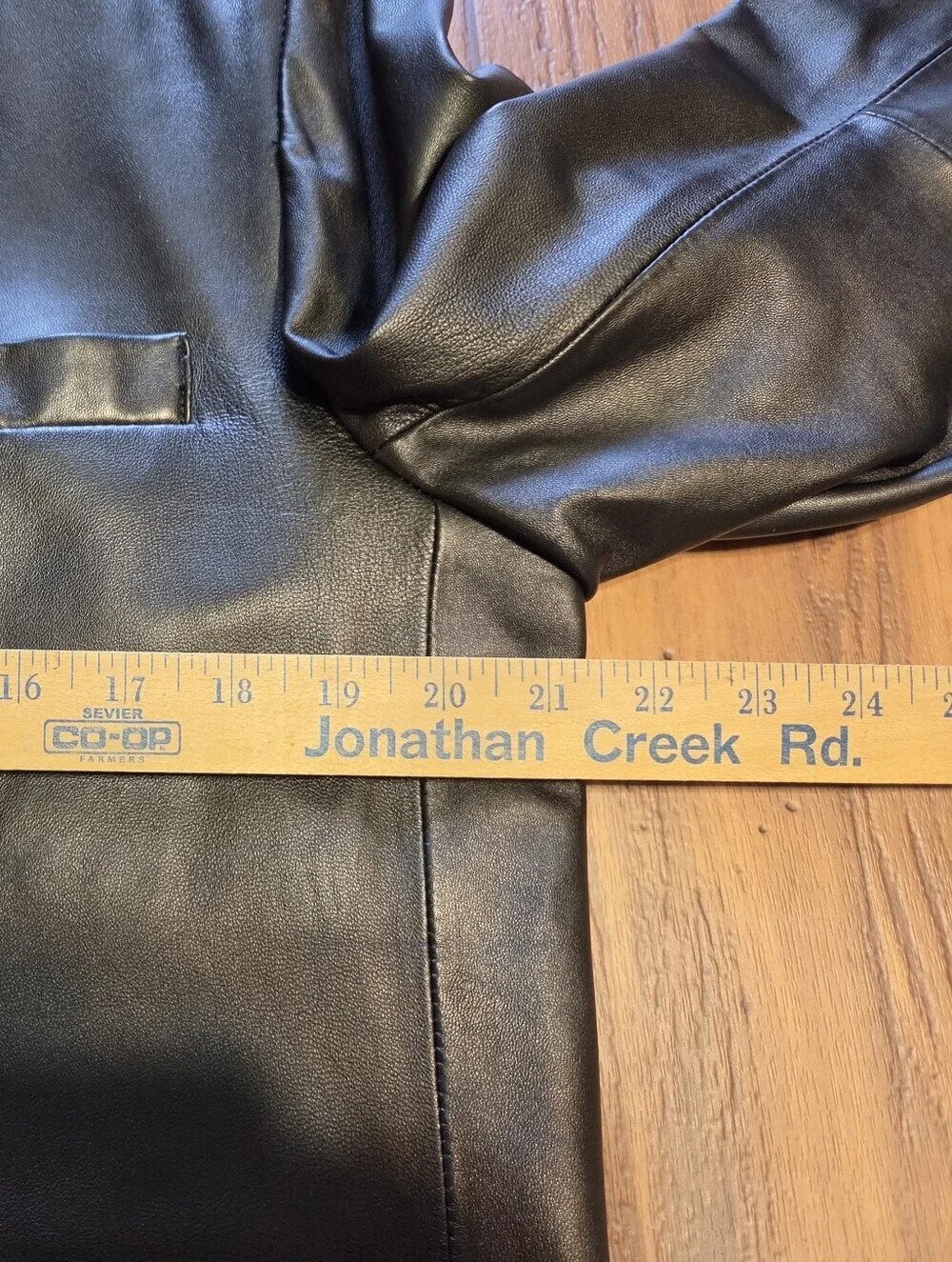 Macy's Soft Black Leather Blazer.  Single-Breasted Jacket. Sz 40S Unisex